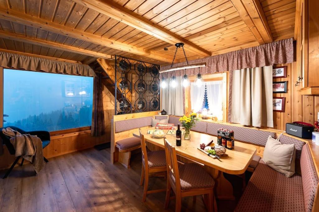 Gemütliche Skihütte an der Piste Sonnenalpe Nassfeld Exterior foto