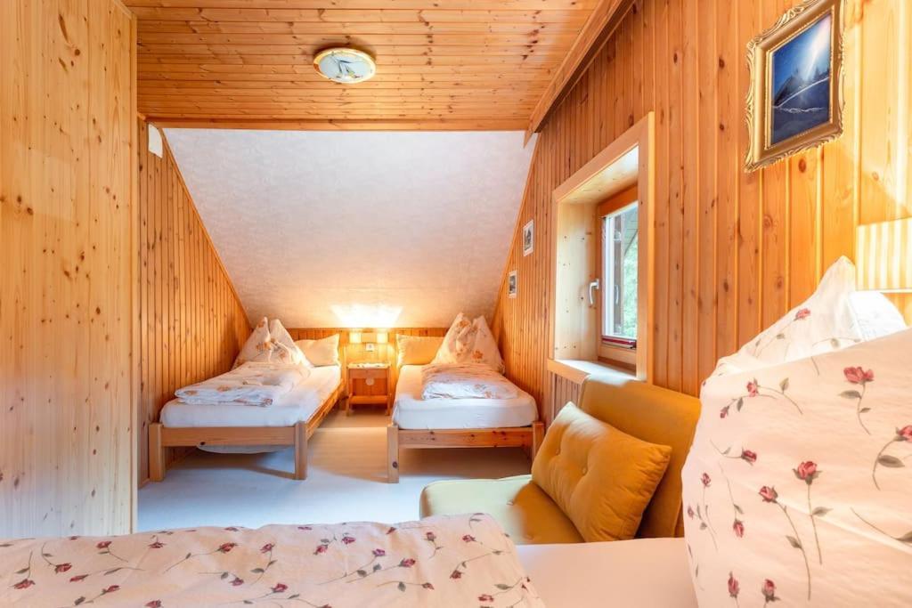 Gemütliche Skihütte an der Piste Sonnenalpe Nassfeld Exterior foto
