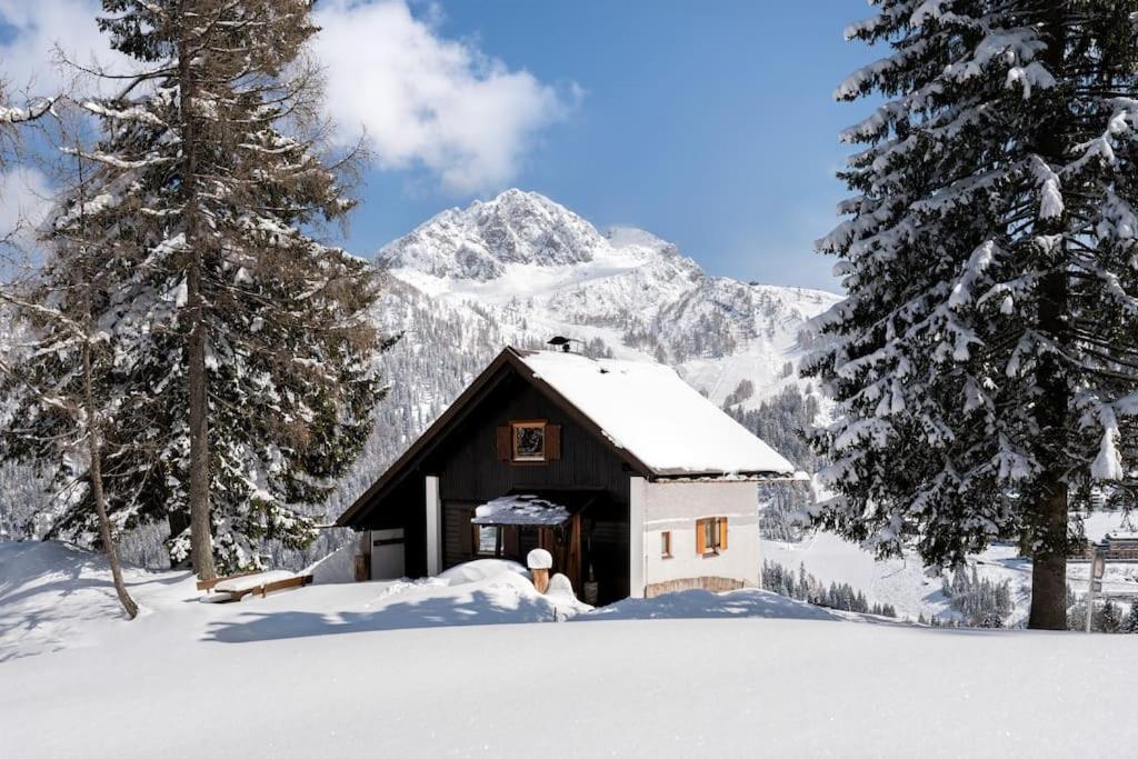 Gemütliche Skihütte an der Piste Sonnenalpe Nassfeld Exterior foto